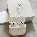 APPLE 4 ANC Bluetooth Ohrhörer mit Mikrofon MagSafe MXP93ZM/A B-Ware
