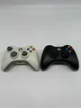 2x  Original Xbox 360 Controller - Wireless schwarz weiß + Batterie Abdeckung