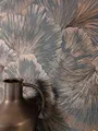 NEWROOM Tapete Grau Vliestapete Dschungel - Mustertapete Modern Anthrazit Kupfer Palmen Blätter Palmenblätter Tropisch Dschungeltapete Metallic inkl. Tapezier-Ratgeber