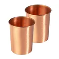 Bodhi Kupferbecher 2er Set | Ayurveda Trinkbecher aus reinem Kupfer | Trinkbecher mit 250 ml Volumen | Wasser Becher mit Design Veredelung | Langlebige Metallbecher | Ornaments