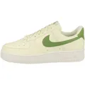 Nike Blazer Low '77 Damen-Sneaker, Kokosmilch Chlorophyll Vela Volt, 38.5 EU