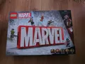 LEGO® Super Heroes 76313 MARVEL Logo & Minifiguren Avengers Display NEU