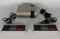NINTENDO CLASSIC MINI: NINTENDO NES Mini KONSOLE mit  2 CONTROLLER + 30 Spiele