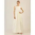 Apart Abendkleid mit angedeuteten Rosenblüten weiß 36