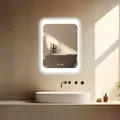 HOKO LED Badspiegel 50x70 cm Weimar. Moderner Lichtspiegel fürs Bad mit Uhr und mit Touch Schalter + Energiesparend LED Licht Wechsel-Warmweiß-Kaltweiß-Neutral