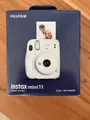Fujifilm Instax Mini 11 - Instant Camera - Ice White