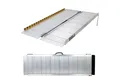 TRUTZHOLM Auffahrrampe Rollstuhlrampe klappbar 122 cm Traglast 272 kg Alu grau geriffelt (1-St), geriffelte Oberfläche, hohe Aufkantung, mit Tragegriff, klappbar