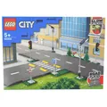 Lego City 60304 Straßen-Set Glow in the Dark Verkehrsschilder, Ampel und Straßen