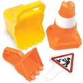 Hape Sandspielzeug E4097 Baustelle, mit 2 Schaufeln, Kegel und Schild, 4 Teile