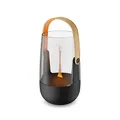 Stadler Form Aroma Diffuser & Laterne Sophie, für drinnen und draußen, verströmt ätherische Öle nach Wahl, mit Flammen-Effekt, im Akkubetrieb bis 11 h, schwarz mit Bambus-Griff