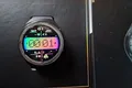 Huawei Watch GT 2e mit  Nylon-Stretch Armband grau und Silikon-Armband schwarz
