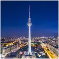 Wallario Möbelfolie selbstklebend/Aufkleber, Tischfolie geeignet für IKEA Lack Tisch - Möbeldeko Fernsehturm Berlin bei Nacht in 55 x 55 cm