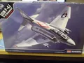 Academy 1:48 12323 McDonnell Douglas USN F-4J "VF-102 Diamondbacks" NEU OVP