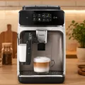Philips 2300 Serie Kaffeevollautomat LatteGo EP2333/40 Chrom 4 Getränke 201083