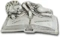 Bambelaa! Gartenfigur Bambelaa! Grabengel auf Buch, aus Steinharz