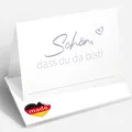 50 Tischkarten Hochzeit 85x55mm - Platzkarten Hochzeit - Tischkarten Geburtstag - Schön, DASS du da bist Namenskarten zum selber Beschriften mit Herz, Elegante Hochzeitsdeko Tischdeko Lila