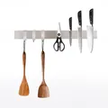 CHEFGASTRO Magnetleiste magnetische Messerleiste Messerhalter aus Stahl, 4x40x1,6cm, mit 3 silbernen Haken, Silber, extra stark magnetischer Messerstreifen, Messerblock, zum Kleben oder Schrauben