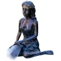 IDYL Gartenfigur IDYL Rottenecker Bronze-Skulptur Elonie klein wasserspeiend, Bronze – sehr robust – Langlebig – witterungsbeständig