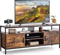 COSTWAY TV-Schrank, Lowboard für Fernseher bis zu 65 Zoll, 147 cm lang, Fernsehtisch mit 2 Türen & offenen Fächern, Fernsehschrank TV-Regal für Wohnzimmer, vintagebraun, 147 x 40 x 62 cm