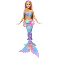 Barbie Meerjungfrauen-Spielzeugpuppe mit magischer Überraschungsblüte, Schwanzflosse mit Farbverlauf, perlenbesetztem Haarreif und langem blonden Haar mit rosa Strähchen, JDM72