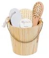 BRUBAKER Hautreinigungs-Set Geschenkset im Holzeimer, 5-tlg., Holzkübel Wellness Set mit Peelingschwamm, Haarbürste, Bimsstein Seife