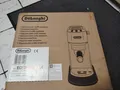 DeLonghi Espressomaschine Dedica Style, EC 685.M, mit Milchaufschäumer, 1 Liter