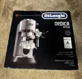 DeLonghi EC 685.M Dedica Style Siebträger Espressomaschine Silber