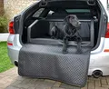 Mayaadi Home Premium Hundebett - 100 x 70 x 38 cm | Hochwertiger Autositz für Deinen Hund | Autohundebett mit Schutzdecke, Kofferraum Bett aus Kunstleder | Travel Schwarz - M