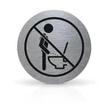 Betriebsausstattung24® Türschild Piktogramm Bitte nicht im Stehen pinkeln - Rundes Hinweisschild aus Aluminium - Für Ihre Tür & Wand - Silber - Durchmesser Ø 7,0 cm - Inkl. Klebepad