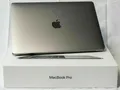 MacBook Pro 13,3 Zoll 512GB SSD,8GB Ram, 2,3GHz Intel Core I5, TouchBar 3 Zyklen