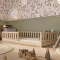 Crazy Pine Kinderbett 140x200 cm – Massives Montessori Bodenbett aus Holz mit Rausfallschutz – Crazy Basic