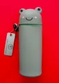 Federmäppchen Stiftebox Silikon Tiermäppchen rund „FROSCH“ HANDMADE  Bell Trade