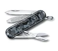Victorinox Schweizer Taschenmesser, Klein, Classic SD, Multitool, Swiss Army Knife, Geschenk, 7 Funktionen, Klinge, Nagelfeile, Blau-Camouflage
