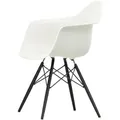 Vitra - Eames Plastic Armchair DAW (H 43 cm), Ahorn schwarz / weiß, Filzgleiter schwarz (Hartboden)