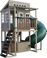 KidKraft Cozy Escape Zweistöckiges Gartenspielhaus aus Holz (FSC) mit Rutsche, Kinderküche und Felswand für Kinder, Outdoor Spielturm für Kinder, Gartenspielzeug, F29045