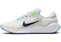 Nike Revolution 7 NN SE (GS) Trainingsschuh, White/Midnight Navy-Photon Dust, 36 EU