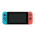 Nintendo Switch Konsole mit Joy-Cons in blau / rot