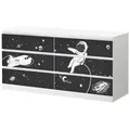 Sunnywall Möbelfolie passend für IKEA Malm Kommode Schrankfolie Aufkleber Astronaut Motiv, blasenfreie selbstklebende Folie (SCHRANK NICHT INKLUSIVE) schwarz 160 cm x 78 cm