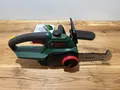 Bosch UniversalChain 18V Akku-Kettensäge ohne Akku und Ladegerät Leicht - Grün