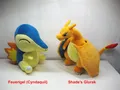 2x große Pokémon Plüschfiguren: Feuerigel (Cyndaquil) + Shade's Glurak /Nintendo