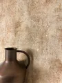 Newroom Vliestapete, Beige Tapete Modern Beton - Betonwand Glanzoptik Braun Industrial Glamour Zement Glanz für Wohnzimmer Schlafzimmer Küche, Perseus Beige