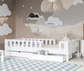 LARS Kinderbett Jugendbett 200x90 cm - Weiß, 2 Schubladen, Rausfallschutz abnehmbar, Umbaubar zu Juniorbett, Montessori Design, 2 Eingänge, Massivholz, inkl. Lattenrost