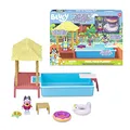 Bluey Playset Pool Time, Pool, Spielzeug-Set komplett mit 1 Mini-Figur-Zubehör, ideal für die Vervollständigung des Hauses, Jungen und Mädchen ab 3 Jahren, Berühmte (BLY22000)