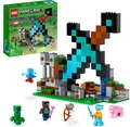 LEGO 21244 Minecraft Der Schwert-Außenposten Set, Spielzeug mit Creeper, Soldat, Wachkrieger und Skelett-Figuren, Set für Jungen und Mädchen ab 8 Jahren
