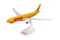 Herpa Snap-Fit Modellflugzeug Airbus A330-200F DHL Aviation (European Air Transport) Miniatur im Maßstab 1:200, Sammlerstück, Modell mit Standfuß, Kunststoff
