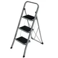 SONGMICS Trittleiter Leiter, Klappsicherung, einfach zu verstauen, bis 150 kg belastbar, mit 3 Stufen, Klapptritt, 74,5 x 46,5 x 105 cm (T x B x H)