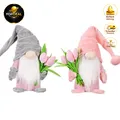 Wichtel Figur mit Blumenstrauß 37 cm für Frauen, Geschenkidee