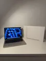 Apple MacBook Air 13,6“ M3 256GB 16GB Polarstern WIE NEU