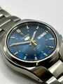 Seiko 5 Automatik blaues Zifferblatt silber Edelstahl Herrenuhr SNK615K1